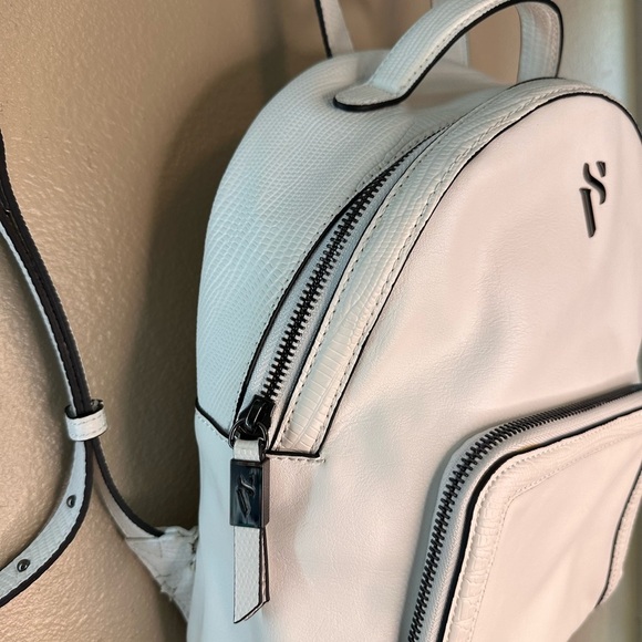 Simply Vera Vera Wang White Leather Mini Backpack Purse Bag - Picture 4 of 9
